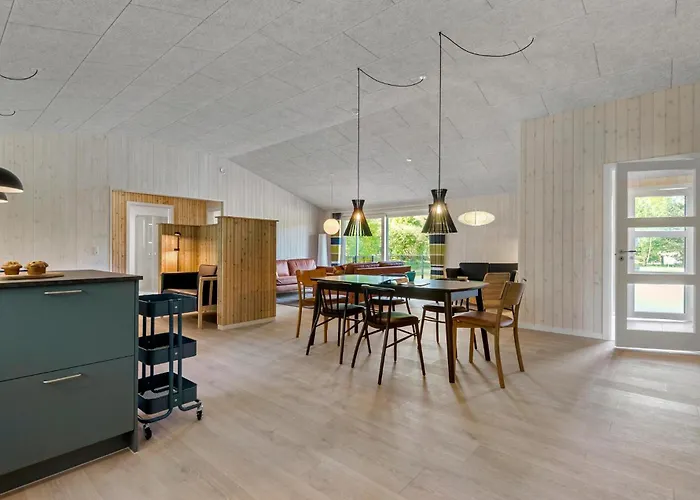 Дом отдыха 4 Bedroom Gorgeous In *